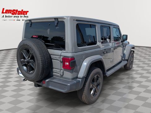 Used 2020 Jeep Wrangler Unlimited Sahara AWD/4WD image 5