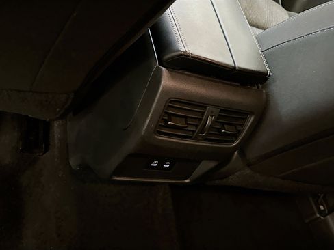 Used 2025 Nissan Rogue SV image 27