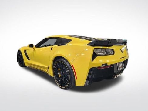 Used 2018 Chevrolet Corvette Z06 image 2