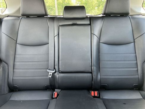 Used 2022 Toyota RAV4 XLE Premium FWD image 31