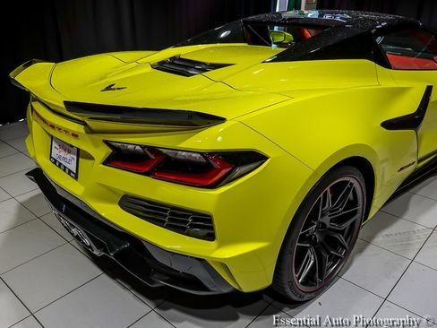 Used 2024 Chevrolet Corvette Z06 RWD image 9