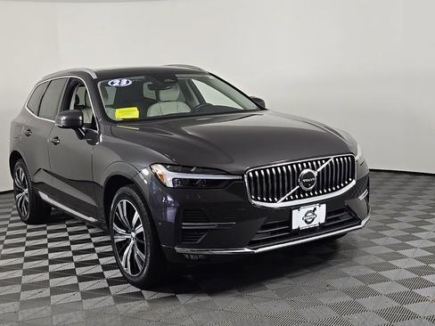 Certified 2023 Volvo XC60 B5 Plus w/ Climate Package image 2