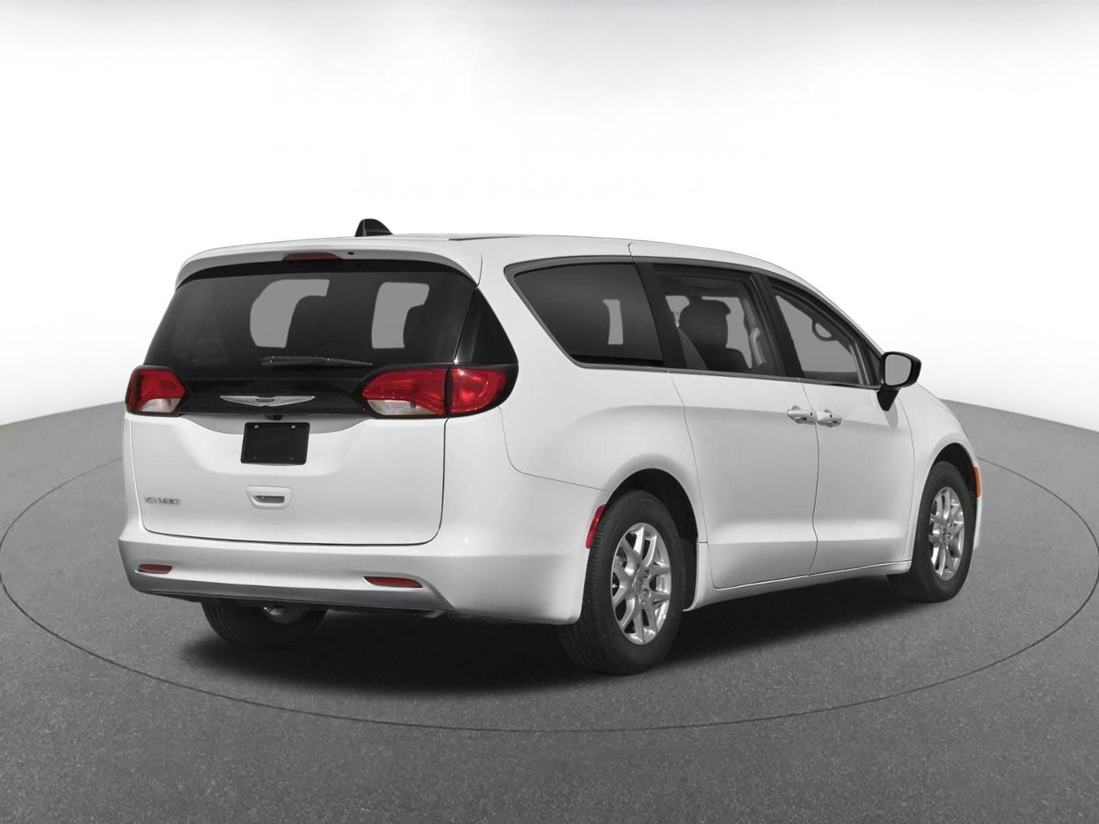 Used 2023 Chrysler Voyager LX FWD image 2