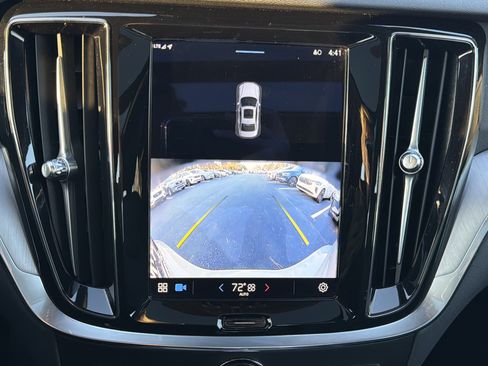 Certified 2024 Volvo S60 B5 Core image 25