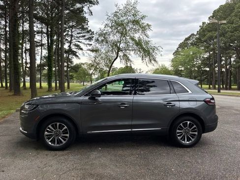 Used 2023 Lincoln Nautilus FWD w/ Premium Package image 6
