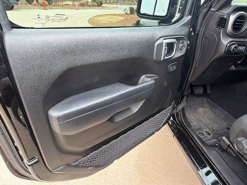 Used 2022 Jeep Wrangler Sport S image 14