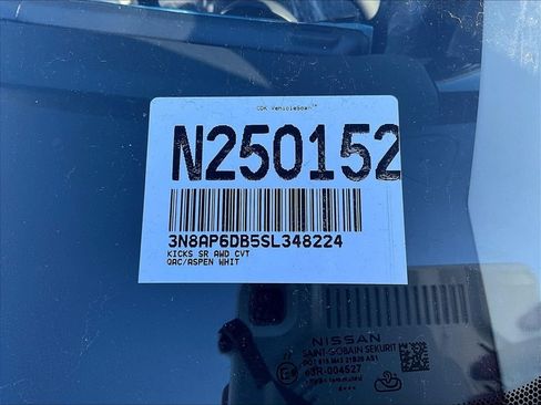 New 2025 Nissan Kicks SR AWD/4WD image 17