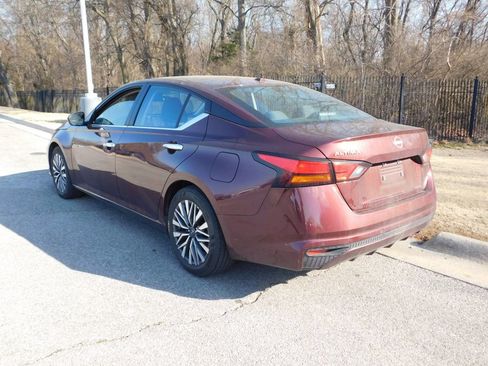 Used 2025 Nissan Altima 2.5 SV image 3