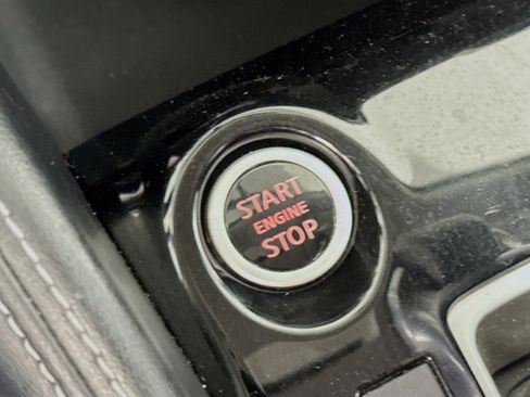 Used 2018 Nissan Kicks SV image 21