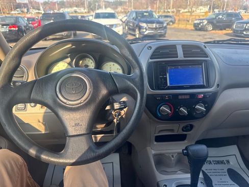 Used 2002 Toyota RAV4 4WD w/ Quick-Order Pkg image 17