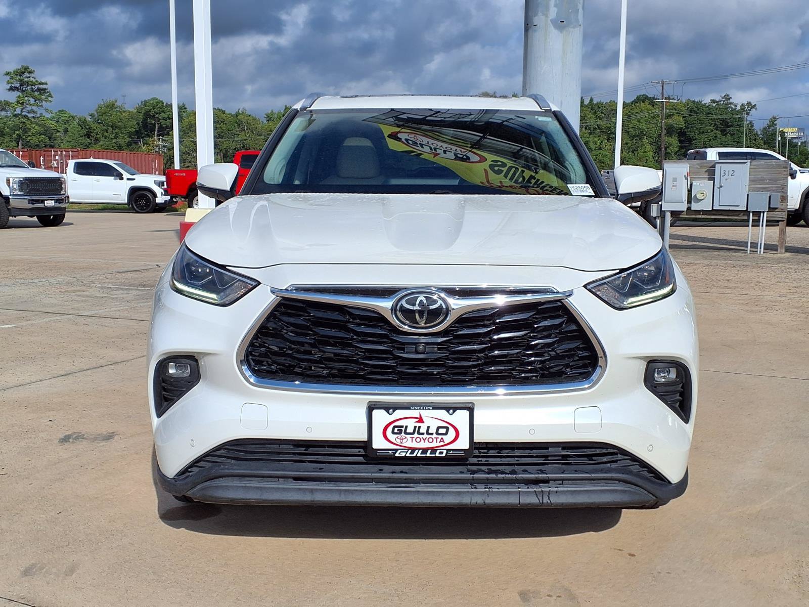 Certified 2021 Toyota Highlander Limited FWD image 4