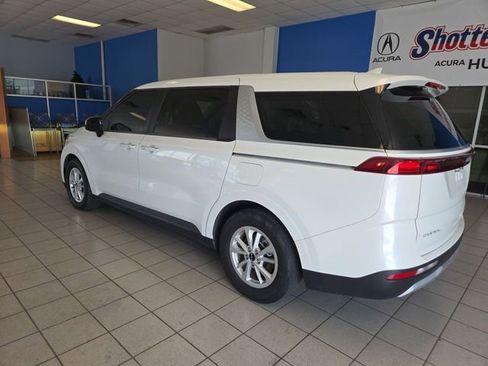 Used 2024 Kia Carnival LX FWD image 6
