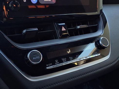 Certified 2023 Toyota Corolla SE image 9