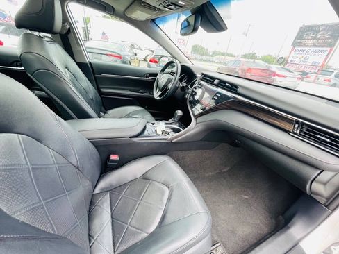Used 2019 Toyota Camry XLE FWD image 22