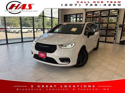 Used 2025 Chrysler Pacifica Limited