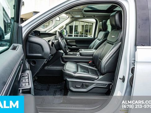 Used 2025 Ford Expedition Platinum AWD/4WD image 19