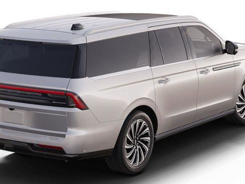 New 2025 Lincoln Navigator L Black Label AWD/4WD image 3