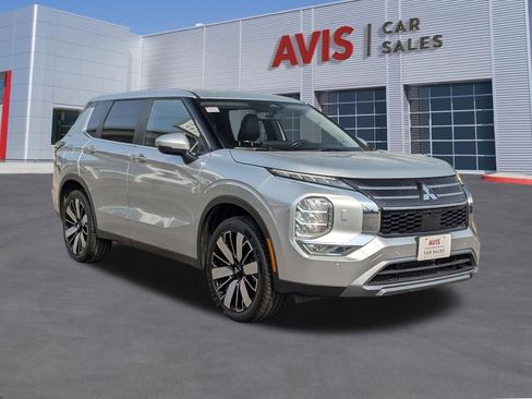 Used 2025 Mitsubishi Outlander SE AWD/4WD image 9