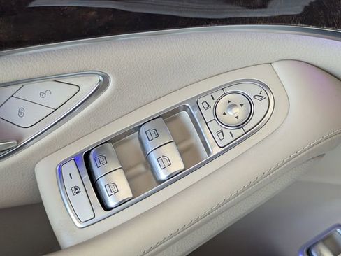 Used 2019 Mercedes-Benz S 560 Sedan image 23