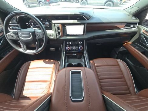 Used 2023 GMC Yukon Denali Ultimate AWD/4WD image 43