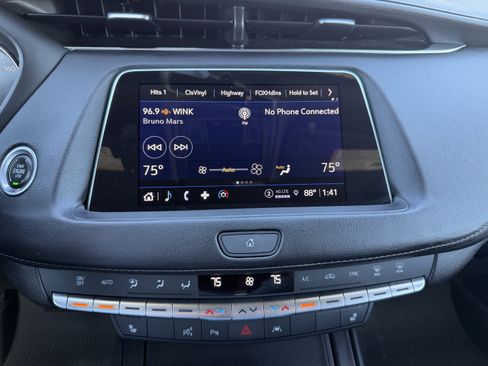 Certified 2022 Cadillac XT4 Premium Luxury w/ Enhanced Visibility Package image 21