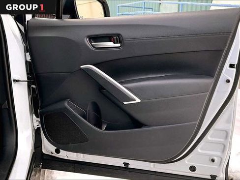 Certified 2025 Toyota Corolla Cross XLE image 23