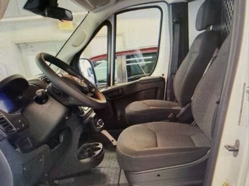 Used 2025 RAM ProMaster 2500 w/ U-Haul Equipment Group FWD image 3