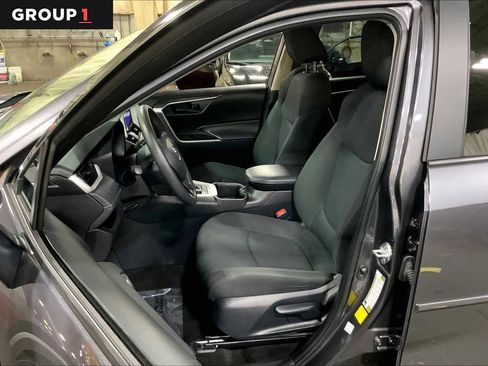 Used 2024 Toyota RAV4 LE image 7