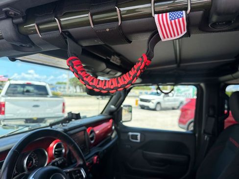 Used 2023 Jeep Wrangler Unlimited Rubicon w/ Cold Weather Group AWD/4WD image 30