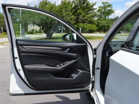 Used 2021 Honda Accord LX image 12