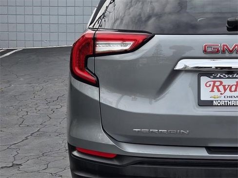 Certified 2024 GMC Terrain SLE image 8