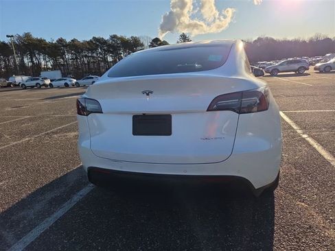 Used 2023 Tesla Model Y Long Range AWD/4WD image 4