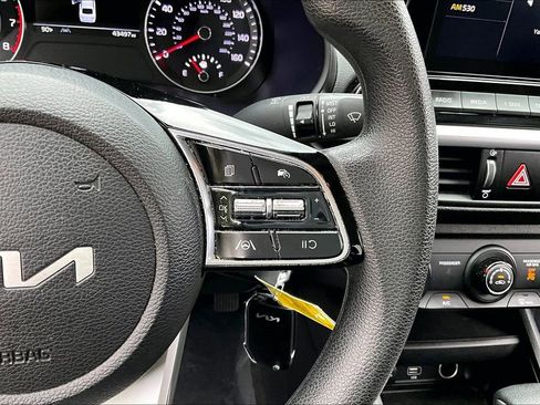 Used 2022 Kia Forte LXS FWD image 11