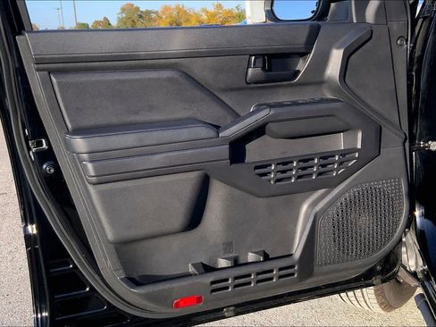 Certified 2025 Toyota Tacoma SR5 image 20