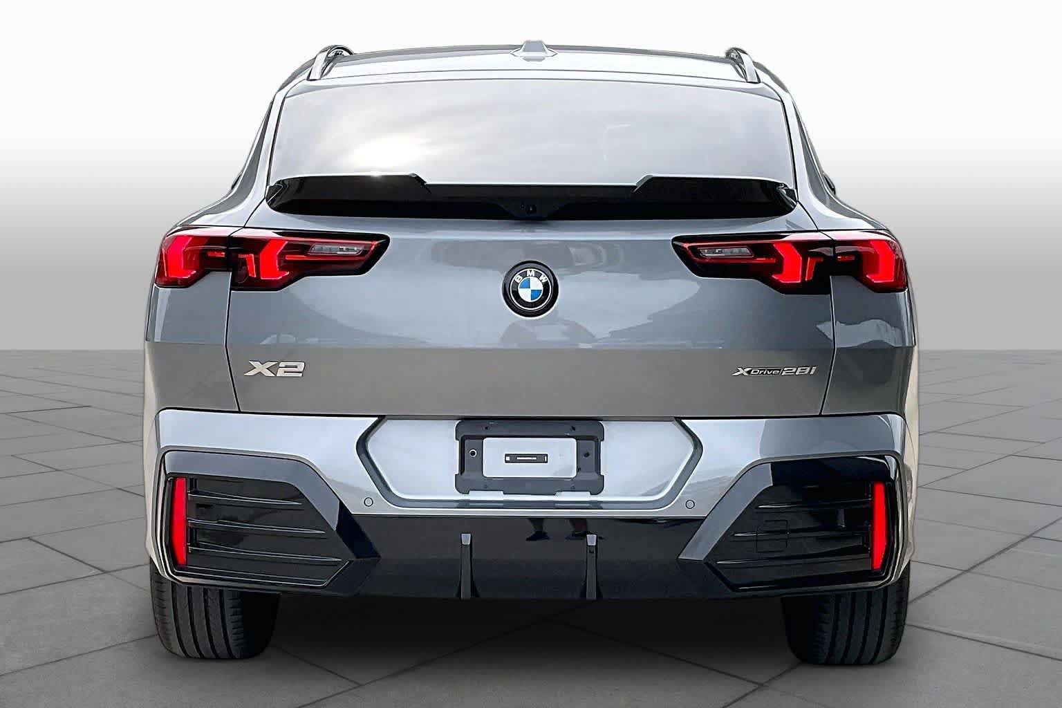 Used 2026 BMW X2 xDrive28i w/ Technology Package AWD/4WD image 4
