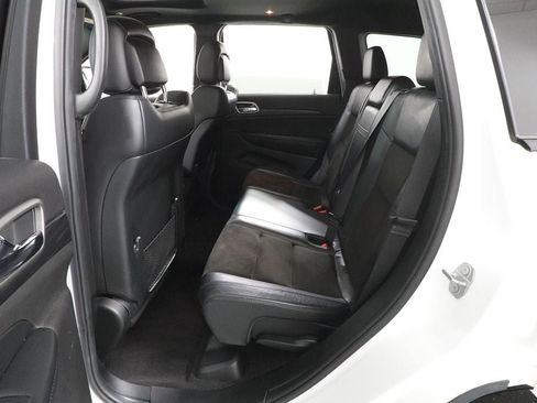 Used 2019 Jeep Grand Cherokee Altitude image 28