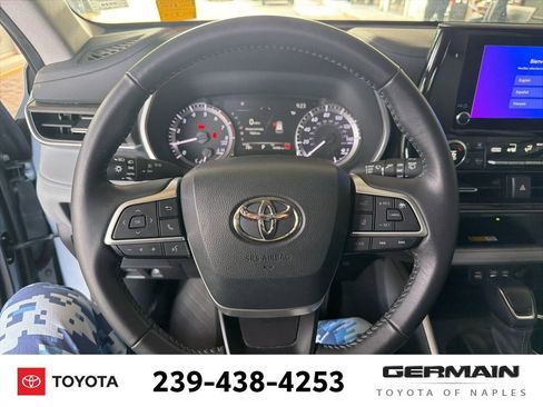 Used 2024 Toyota Highlander XLE image 18