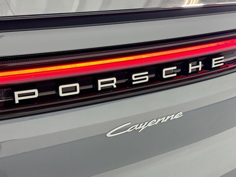 Certified 2025 Porsche Cayenne Coupe image 24