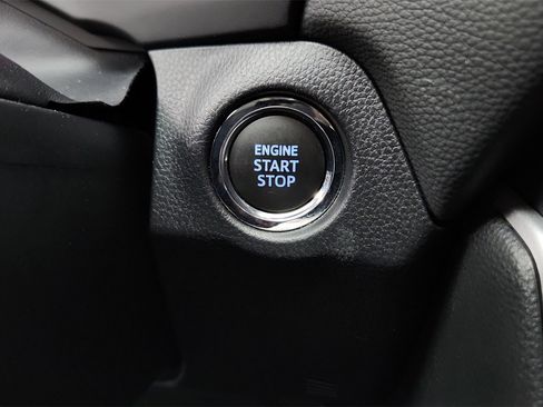 Used 2022 Toyota RAV4 XLE image 23