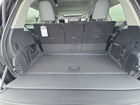 New 2025 Ford Expedition Active image 29