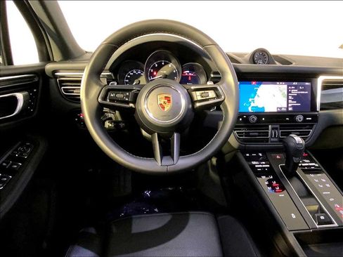 Certified 2024 Porsche Macan AWD/4WD image 13