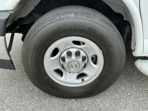 Used 2024 Chevrolet Express 2500 w/ Driver Convenience Package image 26
