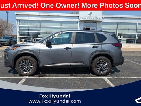 Used 2024 Nissan Rogue S image 2