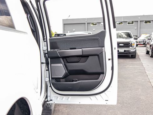 Used 2025 Ford F150 Lariat AWD/4WD image 39