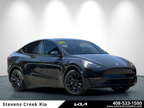 Used 2024 Tesla Model Y Long Range AWD/4WD image 1