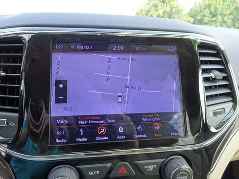 Used 2019 Jeep Grand Cherokee Limited image 20