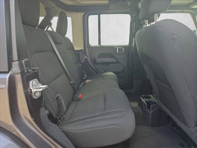 Used 2021 Jeep Wrangler Unlimited Sahara w/ Safety Group AWD/4WD image 15