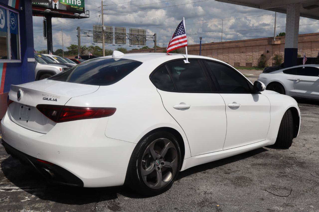 Used 2018 Alfa Romeo Giulia RWD image 5