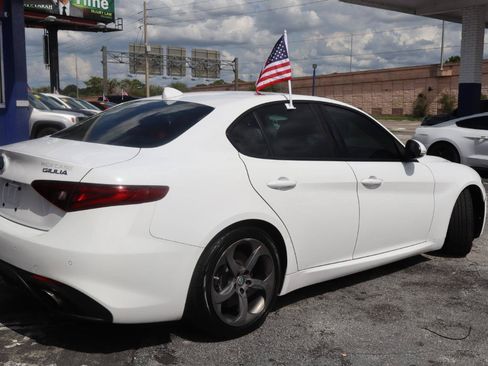 Used 2018 Alfa Romeo Giulia RWD image 5