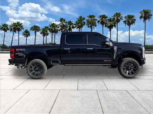 Used 2024 Ford F250 Platinum image 9
